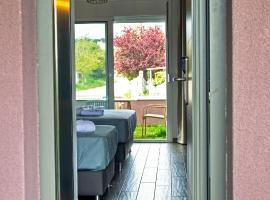 Aelia Luxury Apartments，位于尼基季的豪华酒店