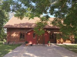 Gospodarstwo Agroturystyczne "Dom na kolonii"，位于Prostki的酒店