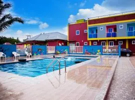 Kikis Court Resort