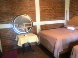 Green Canyon Hotel Restaurante，位于圣安娜的酒店