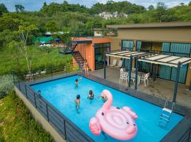 The X10 private pool villa khaoyai SHA Certified เขาใหญ่，位于Ban Tha Chang的度假屋