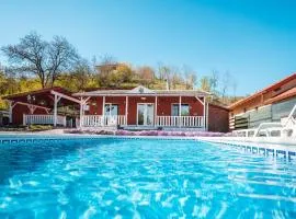 Charming Home by Feleacu