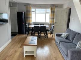 Red fox chalet on the Ring of Kerry，位于格伦贝赫的酒店