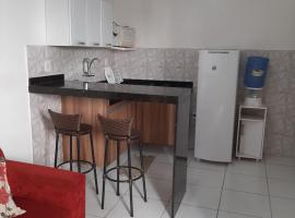 Cantinho aconchegante 2 quartos, com ar condicionado，位于卡波布里奥Municipal Estadium Alair Correia附近的酒店