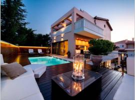 Villa Occasus by A&D Properties，位于拉夫蒂港的酒店