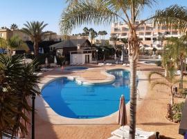 Marina Rey Aparthotel Playa de Puerto Rey Almeria，位于维拉的酒店