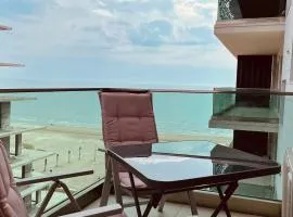 Sea View Luxury Apartament