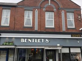 OYO The Bentleys Hotel，位于泰恩河畔纽卡斯尔的民宿