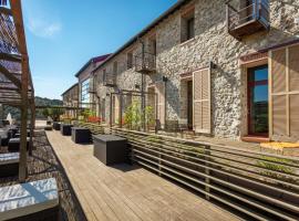 Domaine Riberach - Hotel 4 - Restaurant gastronomique - Spa - Piscine - Vignoble，位于贝莱斯塔的酒店