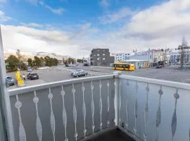 Central Apartment with Two bedrooms and Balcony- Strandgata 9