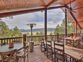 Grand Mountain Retreat in Angel Fire with Game Room!，位于天使之火的酒店
