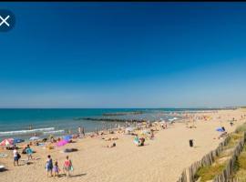coté plage caravane front de mer，位于维亚斯的酒店