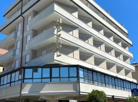 Hotel Riviera，位于波尔图圣乔治的酒店