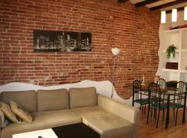 Rustic 2 bedroom apartment Poble Sec，位于巴塞罗那的酒店