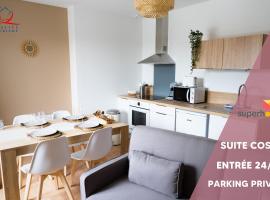 Charmant appartement avec parking privé，位于索米尔的酒店