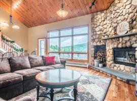 V3 Gorgeous SKI-IN Mountain View Townhouse with great views in Bretton Woods Fast wifi，位于Carroll的酒店