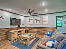 Charming Quitman Cabin < 2 Miles to Lake Fork