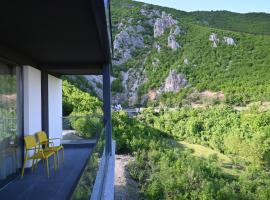 Hotel Troja，位于Istok的酒店