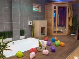 chambre avec spa by jordans collection，位于第戎的酒店