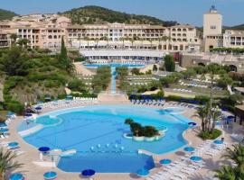 Cap Esterel Mer Sport et Nature, dans village Pierres et Vacances，位于圣拉斐尔的酒店