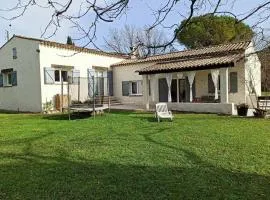 Villa calme, grand jardin, linge fourni