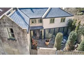 Pass the Keys Oppulent Lansdown Crescent Mews House with Free parking
