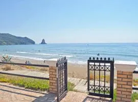 Beach house Yannis in Agios Gordios beach on Corfu