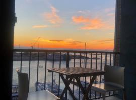 Harbour Views Puerto Denia II，位于德尼亚Denia Tram Station附近的酒店