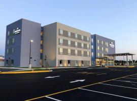 Microtel Inn & Suites by Wyndham Milford，位于米尔福德的酒店
