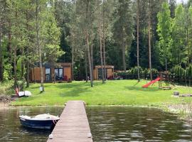 Makosieje Resort-komfortowy domek 15m od jeziora,widok na jezioro,ogrzewanie,wi-fi，位于Makosieje的山林小屋