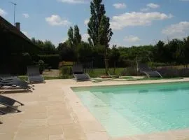 Charmante étable rénovée avec piscine et parking dans la Brenne - FR-1-591-136