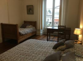 Gîte Toul, 5 pièces, 9 personnes - FR-1-584-114，位于图勒的度假屋