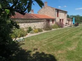 Gîte familial avec piscine couverte et grand jardin privatif en Vendée - FR-1-426-458