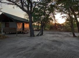 Mankwe Camping，位于Chiro Pan水坑附近的酒店