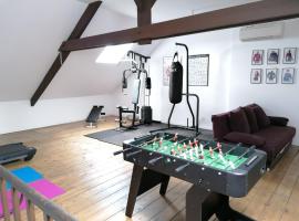GAYANTINE - Spacieuse Confortable Proche Gayant Expo FIBRE，位于Roost-Warendin的酒店