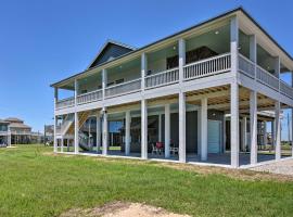 Steps to Coast Bolivar Peninsula Beach House!，位于Bolivar Peninsula的酒店