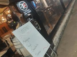 Hotel Luna del Lago，位于德尔迪克镇的酒店