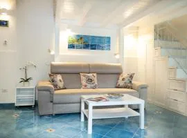 Levante - charming apartment with sea-view terrace, fits up to 7 guests
