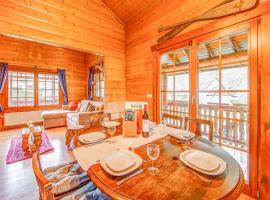 Chalet in Sougn Remouchamps near Ardennes Forest，位于勒穆尚的酒店