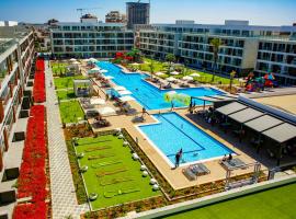 Courtyard Long Beach Holiday Resort，位于Iskele的酒店