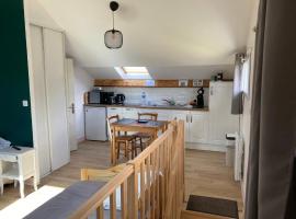 Studio proche Orleans centre，位于圣让勒布朗的酒店