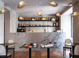 Hébé Hotel，位于安锡的酒店