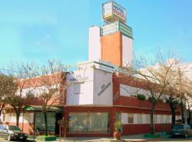 Hotel Moron，位于莫龙的酒店