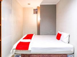 RedDoorz @ Citraland Surabaya，位于Ngemplak 2的酒店