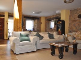 El Rincón Secreto de Gredos especializada en celiaquía y diabetes y jacuzzi，位于Tormellas的酒店