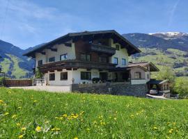 Landhaus Zillertal，位于奇勒谷地拉姆绍的酒店