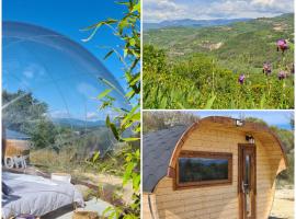 Hébergements insolites - Détente en Luberon，位于Viens的住宿加早餐旅馆