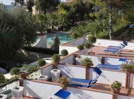 卡瓦列雷餐厅酒店，位于斯卡里奥的酒店