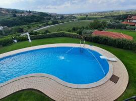 Relax Vila Kampel，位于科佩尔的带泳池的酒店