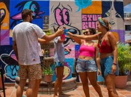 Chanclas Hostel Vallarta，位于巴亚尔塔港的青旅